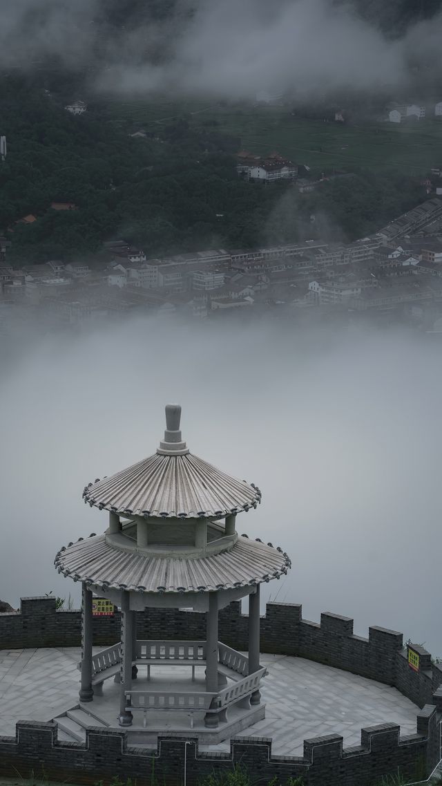 氛圍感爆棚！仁里村半嶺雲海日出先係夏天嘅正確打開方式