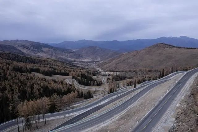 阿禾公路提前15日試運營！呢條天路靚到令人窒息