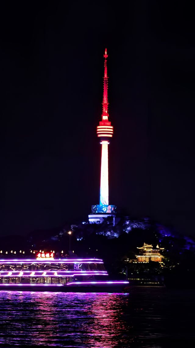 璀璨都市夜景指南武昌江灘吹吹風+賞燈光秀