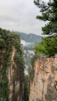 你見過會“飄”在雲裡的石頭嗎？