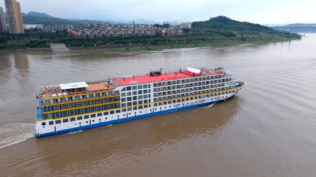 長江如歌新船首航 開啟您的三峽豪華之旅