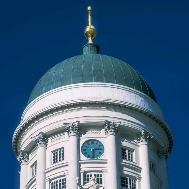 ⛪ Helsinki Cathedral – The White Heart of the City