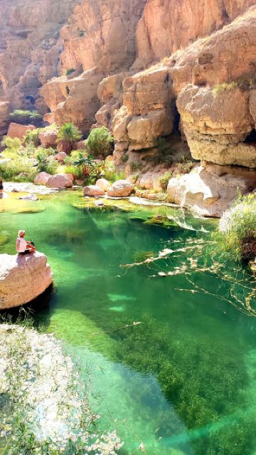 朝にワディシャブを探訪し、昼に古港スールを訪れる：静と動の間で、旅のゆるやかさを読み解く