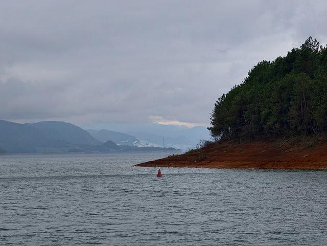 去東江湖白廊乘船觀光也太愜意了吧——湖南郴州