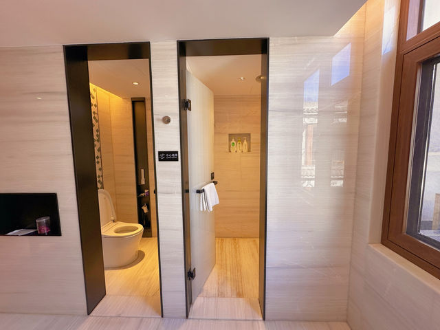 在陽台就可以看到蒼山上的白雪！