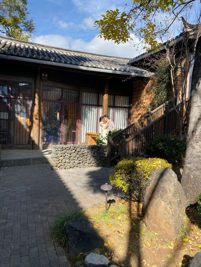 這裡住宿真喜慶啊!每天都有新人來拍照 這裡住宿真喜慶啊!每天都有新人來拍照