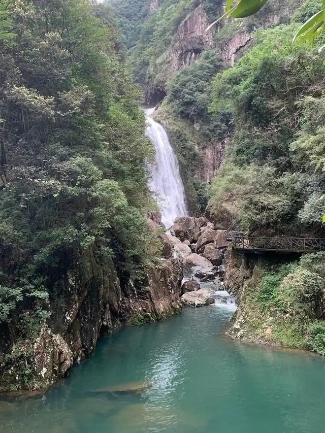 浙南秘境龍灣潭在千米懸空棧道看絕美飛瀑 浙南秘境龍灣潭在千米懸空棧道看絕美飛瀑