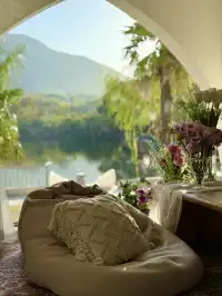 娃在加順農場當農夫，我在芷嵐秋看湖光發呆