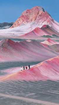 快看！太絕了！黑山與粉山的融合體！