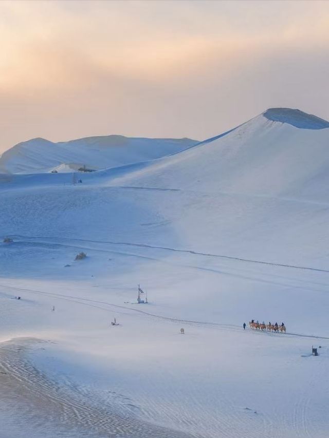 冬遊敦煌:雪落丹霞,千年窟靜待人 冬遊敦煌:雪落丹霞,千年窟靜待人