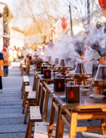 This Lunar New Year, I took my parents to a traditional Chinese banquet at Qiujie Banquet.