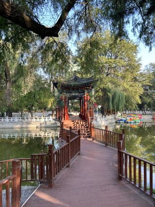 Древняя архитектура, современные переулки, очарование Линся