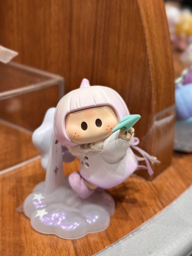 軽やかで夢のある世界 — MINISO LandのYoyo紙飛行機シリーズ。 | Trip