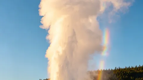 Yellowstone Wonderland | See "God's Palette" and "Old Faithful" in one trip! — traveler post in Utah