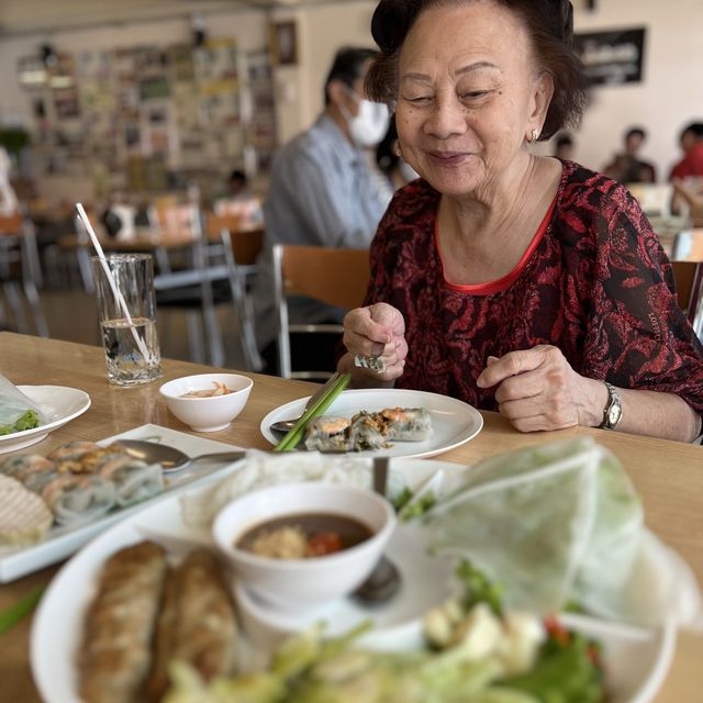 หง่อนหลำ ร้านอาหารเวียดนาม อร่อยจนต้องรีวิว