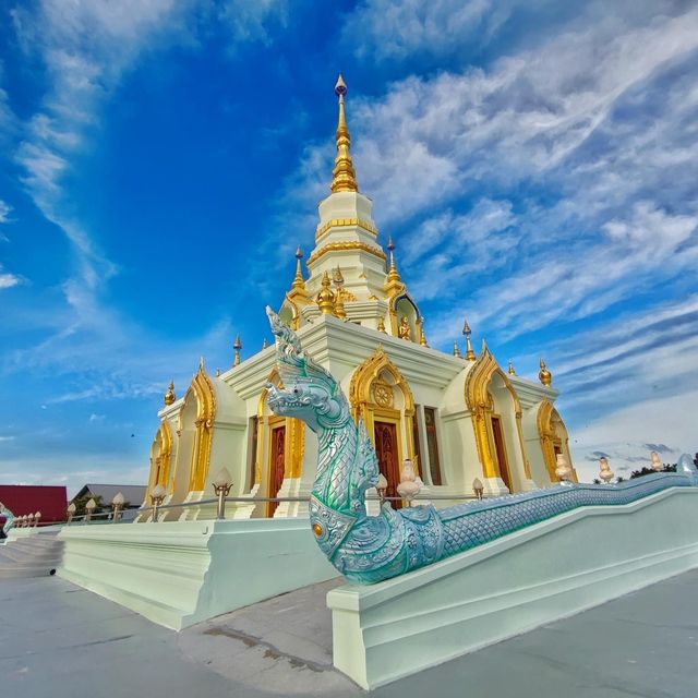 วัดแสนสุข วัดสวยชลบุรี