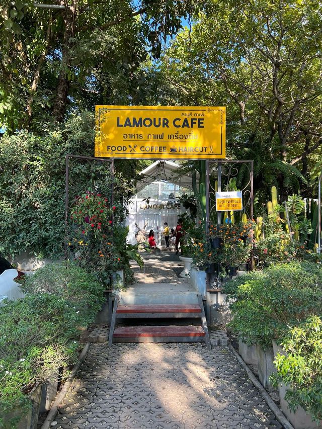 คาเฟ่บ้านเหลืองสไตล์ยุโรป มาเชียงใหม่ต้องแวะ
