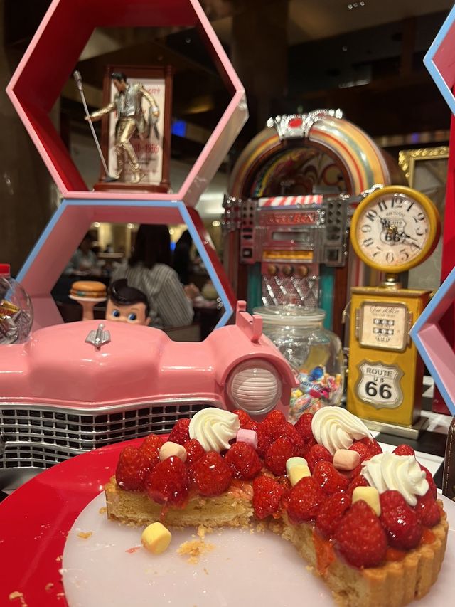 東京【ヒルトン東京】いちごたっぷり🍓スイーツビュッフェ