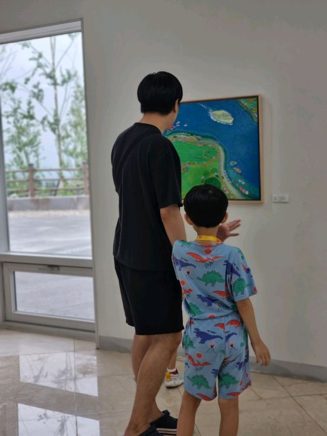 흔들다리를 건너면 전망대가 있는 공원