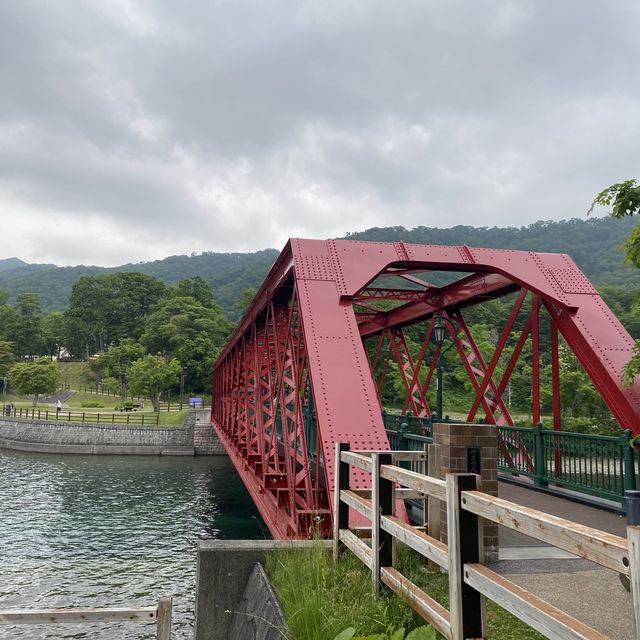 神秘寶石藍，風景如畫，北海道之寶——支笏湖！ 