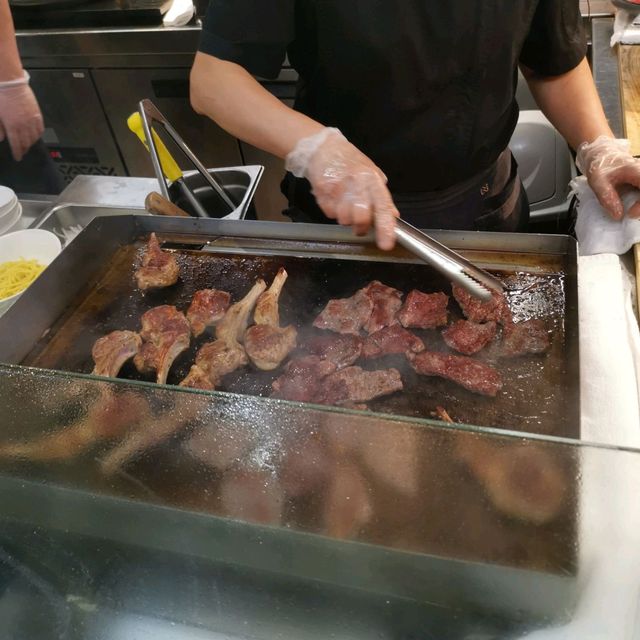 嘩！原來荃灣有間咁有水準嘅自助餐<Cafe Circle滋味蟹饌自助餐 >