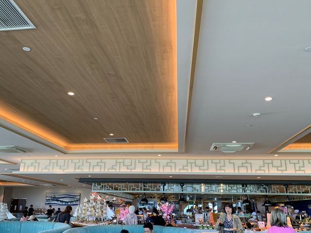 Breakfast At Da Nang Mikazuki