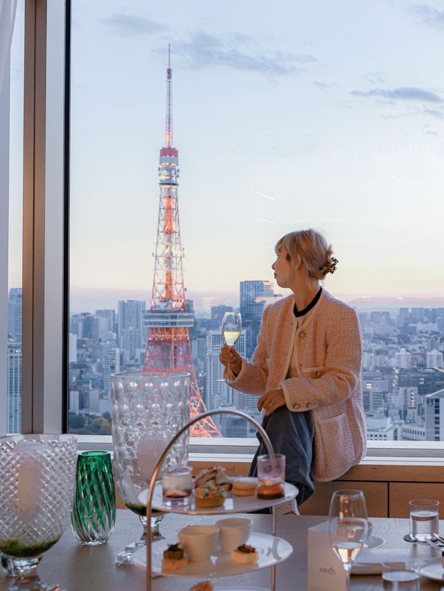 東京の冬、虎ノ門の高層階で楽しむ特別なクリスマスアフタヌーンティー