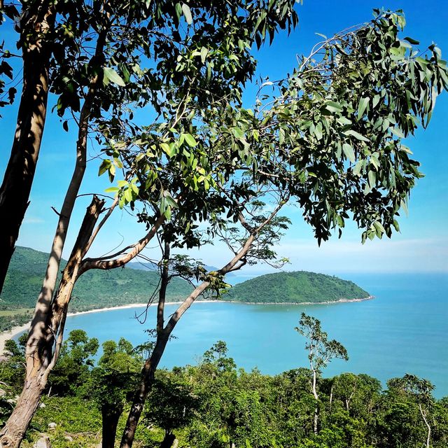 A daredevil's ride up Hai Van Pass, Da Nang
