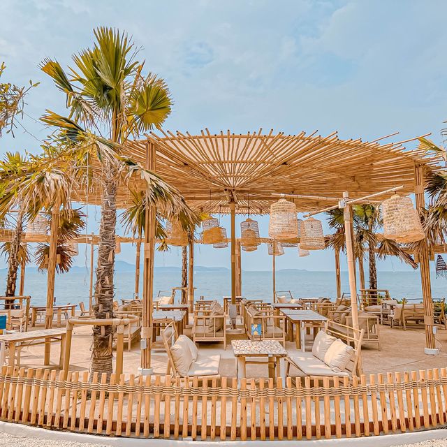 The Oxygen Pattaya ร้านอาหารและคาเฟ่สไตล์บาหลี