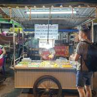 หาของกินที่ตลาดประตูเชียงใหม่