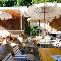 ร้าน Hideout Beach and Cafe
