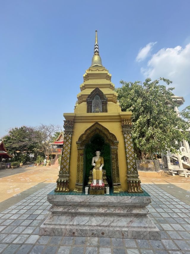 กราบสักการะหลวงปู่ดู่ เกจิดังอยุธยา