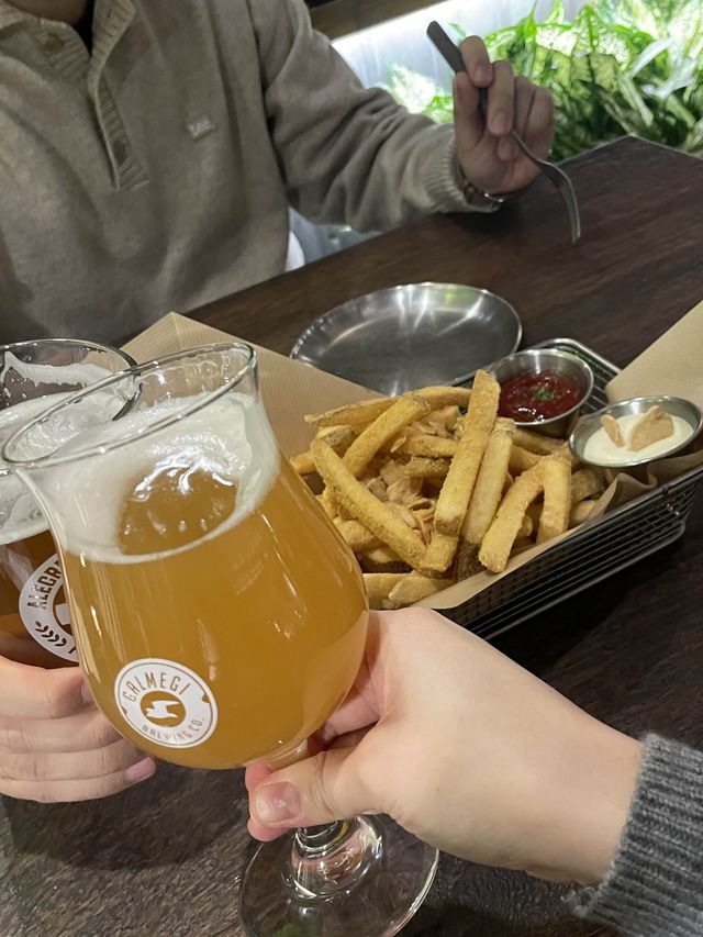 연말느낌🎄 느낄수 있는 서울 펍 문래 ’올드문래‘