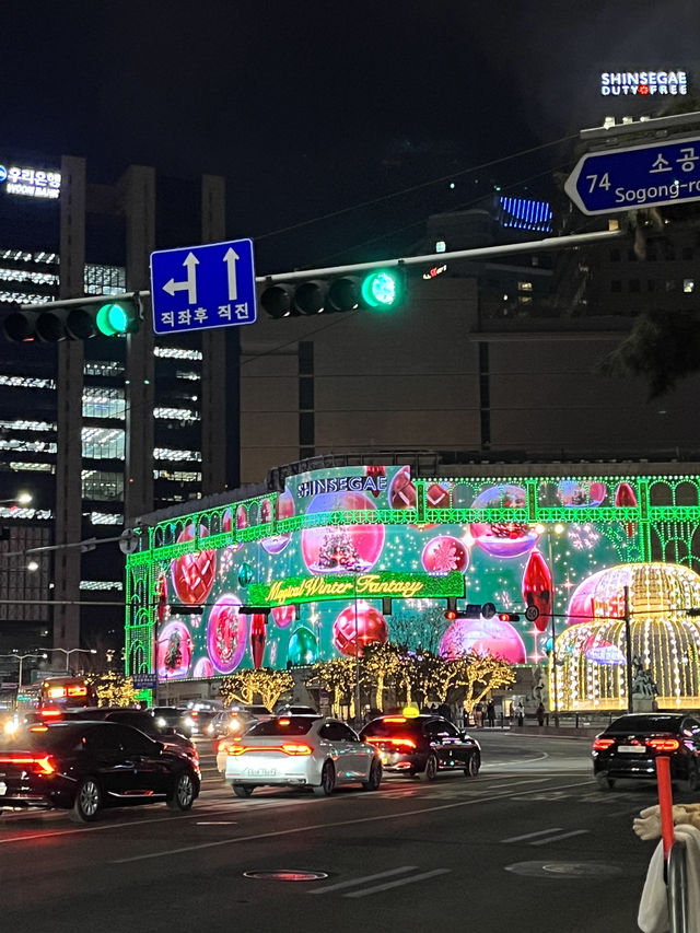 LED 35만 개가 쓰였다는 신세계 미디어파사드🎄