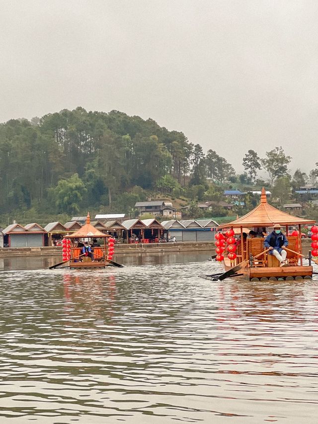 มาบ้านรักไทยทำอะไรดีล่องเรือเคล้าหมอก จิบชายามเช้า