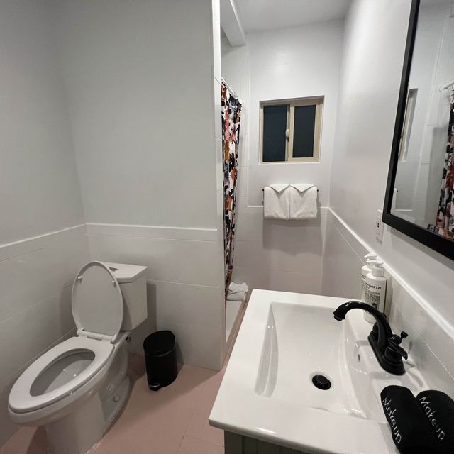 Fleur Noire Hotel โรงแรมบูติคใน Palm Spring, CA.