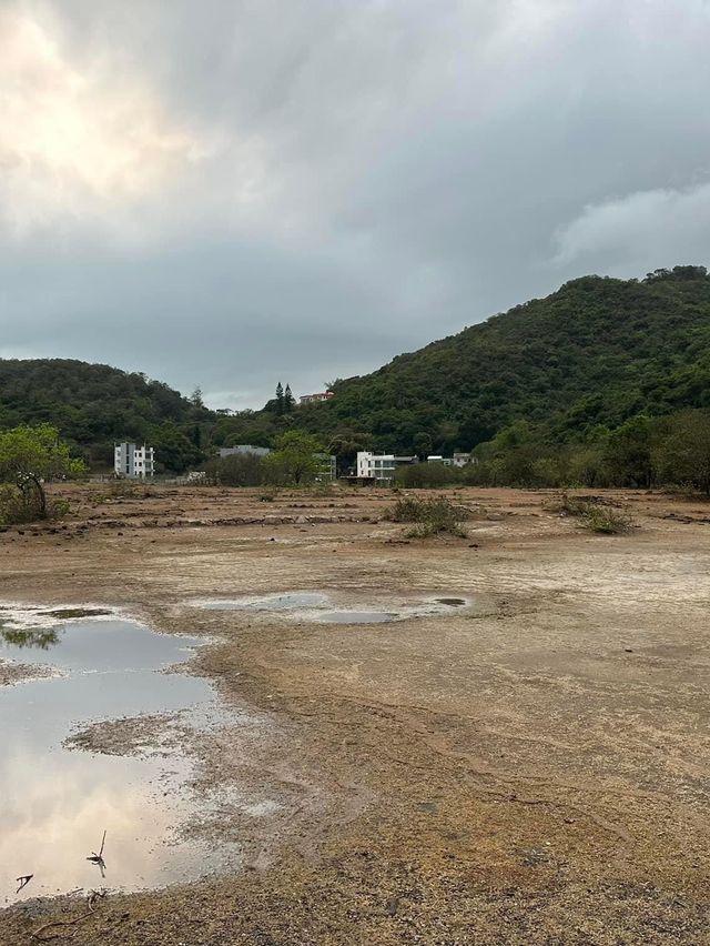 下雨天行山日