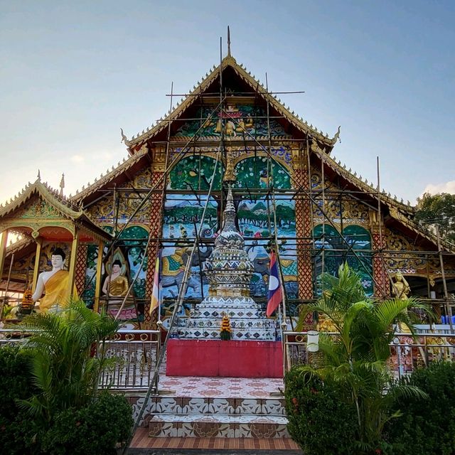 ห้วยทรายเมืองสงบริมน้ำโขง