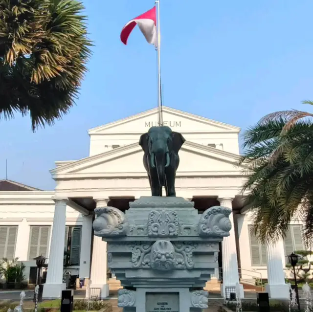 Visit National Museum of Indonesia!