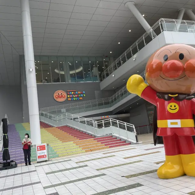 【橫濱】麵包超人主題館：互動遊戲、玩具、優惠票價，交通方便