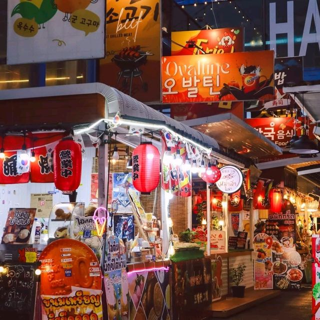 แลนด์มาร์กสุดเด็ด!
ตลาดเกาหลีบางแสน ริมหาดวอน 🤍