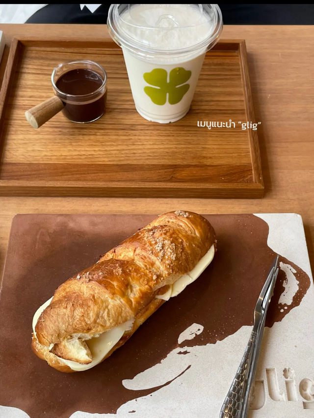 Update คาเฟ่ถ่ายรูปสวย💕☀️ | GLIG CAFE 
