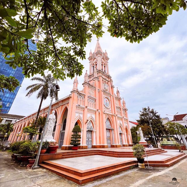 โบสถ์คริสต์ดานัง (Danang Cathedral) 