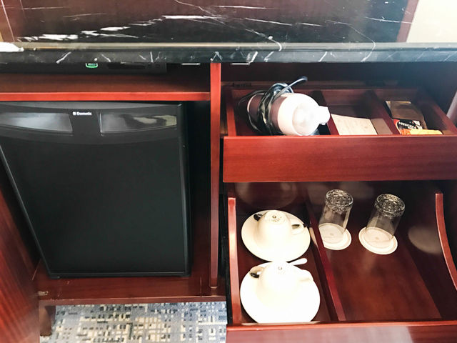 澳門皇都酒店：市區超值住宿，寬敞房型還有泳池！