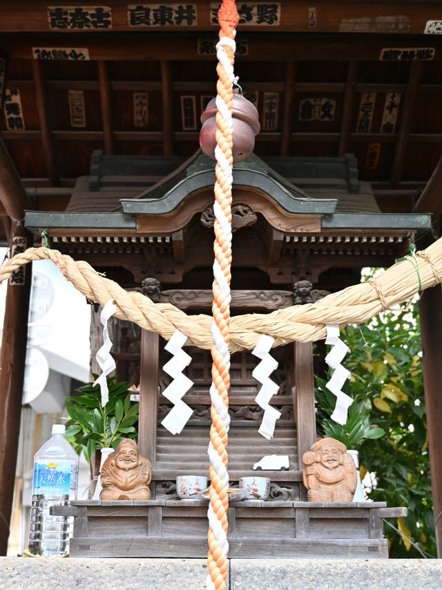 【草分稲荷神社/東京都】木彫りの恵比寿様と大黒様が見守る