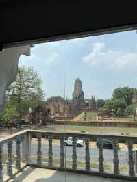 คาเฟ่สุดชิคเห็นวิวพระปรางค์