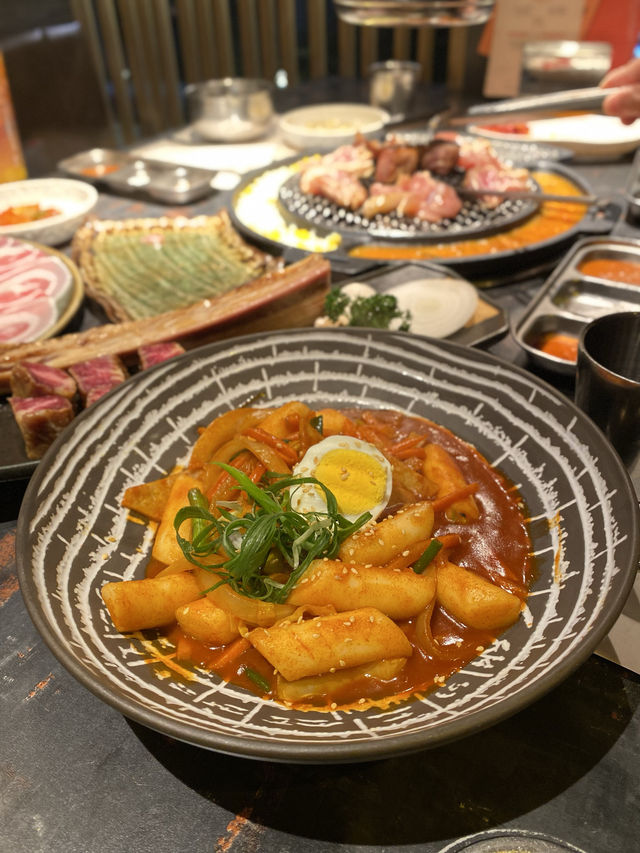 夜景。韓燒。美味大牛骨