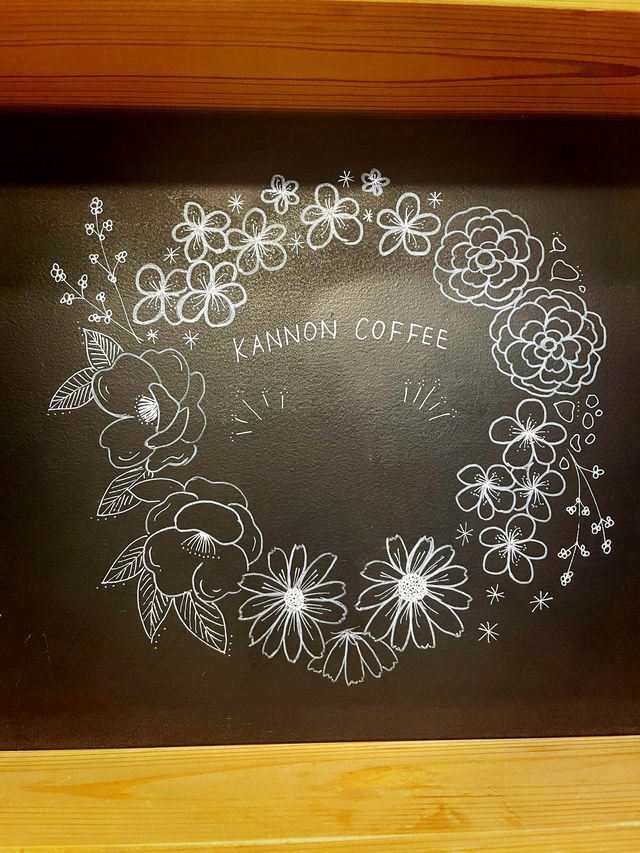 【神奈川県/鎌倉　大仏ビスケット付きクレープと大人のカフェモカが美味しいオシャレなカフェ☕️】