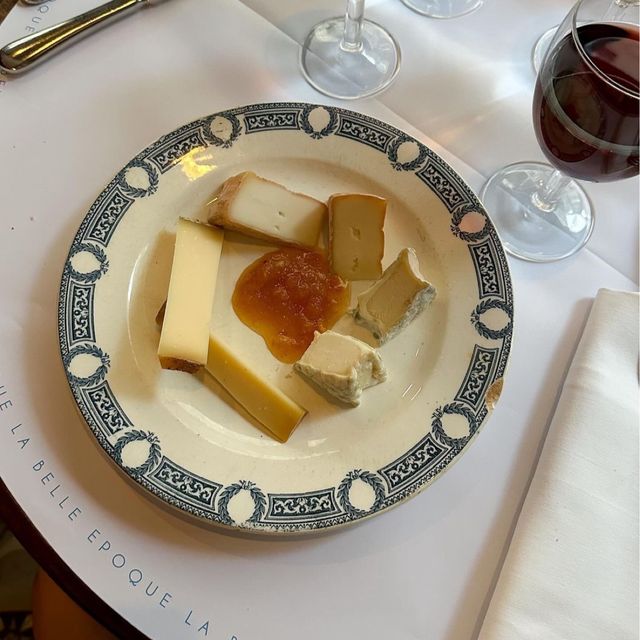 สัมผัสความอร่อยในเมืองแห่งความรัก🇫🇷