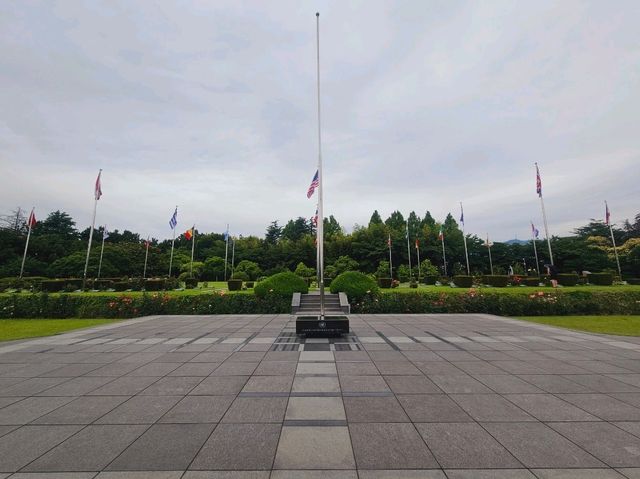 The visit to UN Memorial Cemetery in Busan